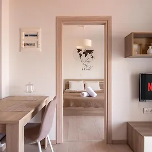 Minimalist W/ View Апартаменты
